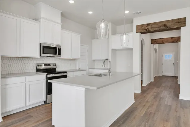 $376,600 | 3525 Pointe Du Hoc Drive, Bryan, TX 77808