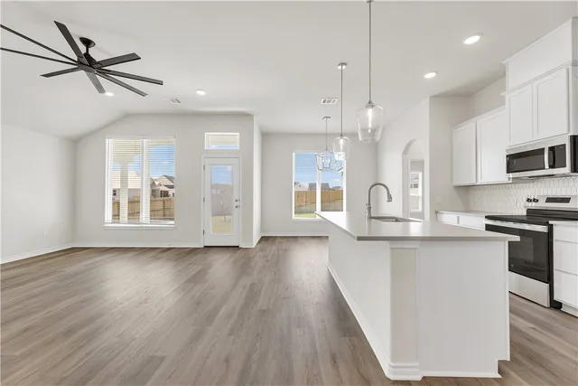 $376,600 | 3525 Pointe Du Hoc Drive, Bryan, TX 77808