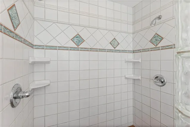 $1,900,000 | 1548 North 800 Road, Baldwin City, KS 66006