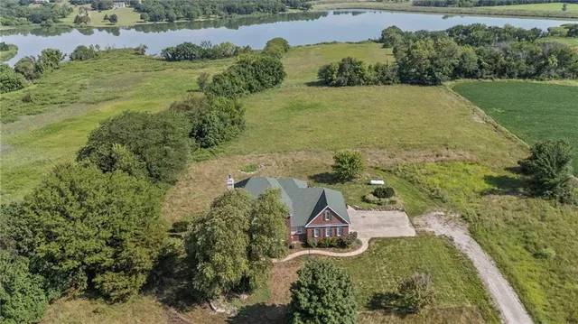 $1,900,000 | 1548 North 800 Road, Baldwin City, KS 66006