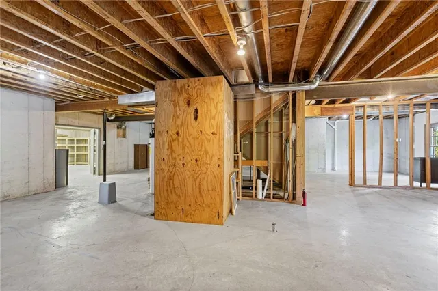 $1,900,000 | 1548 North 800 Road, Baldwin City, KS 66006