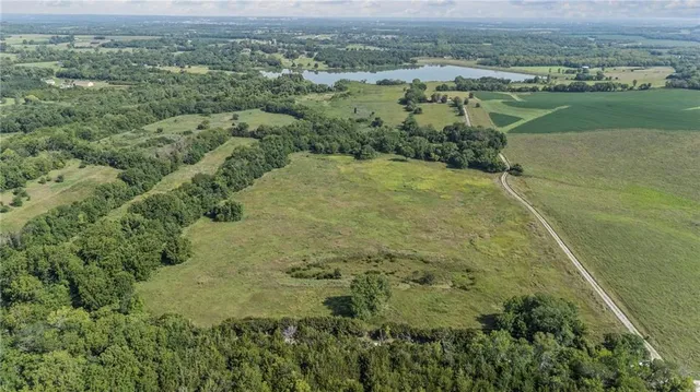 $1,900,000 | 1548 North 800 Road, Baldwin City, KS 66006