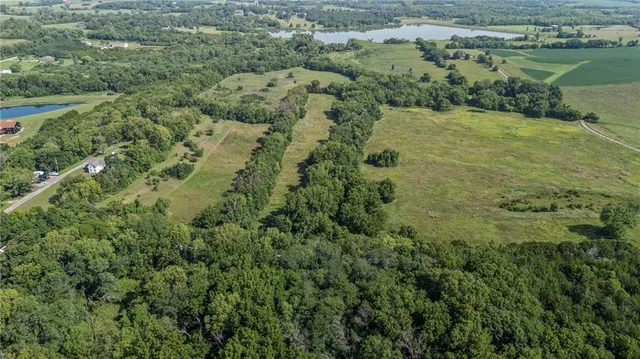 $1,900,000 | 1548 North 800 Road, Baldwin City, KS 66006