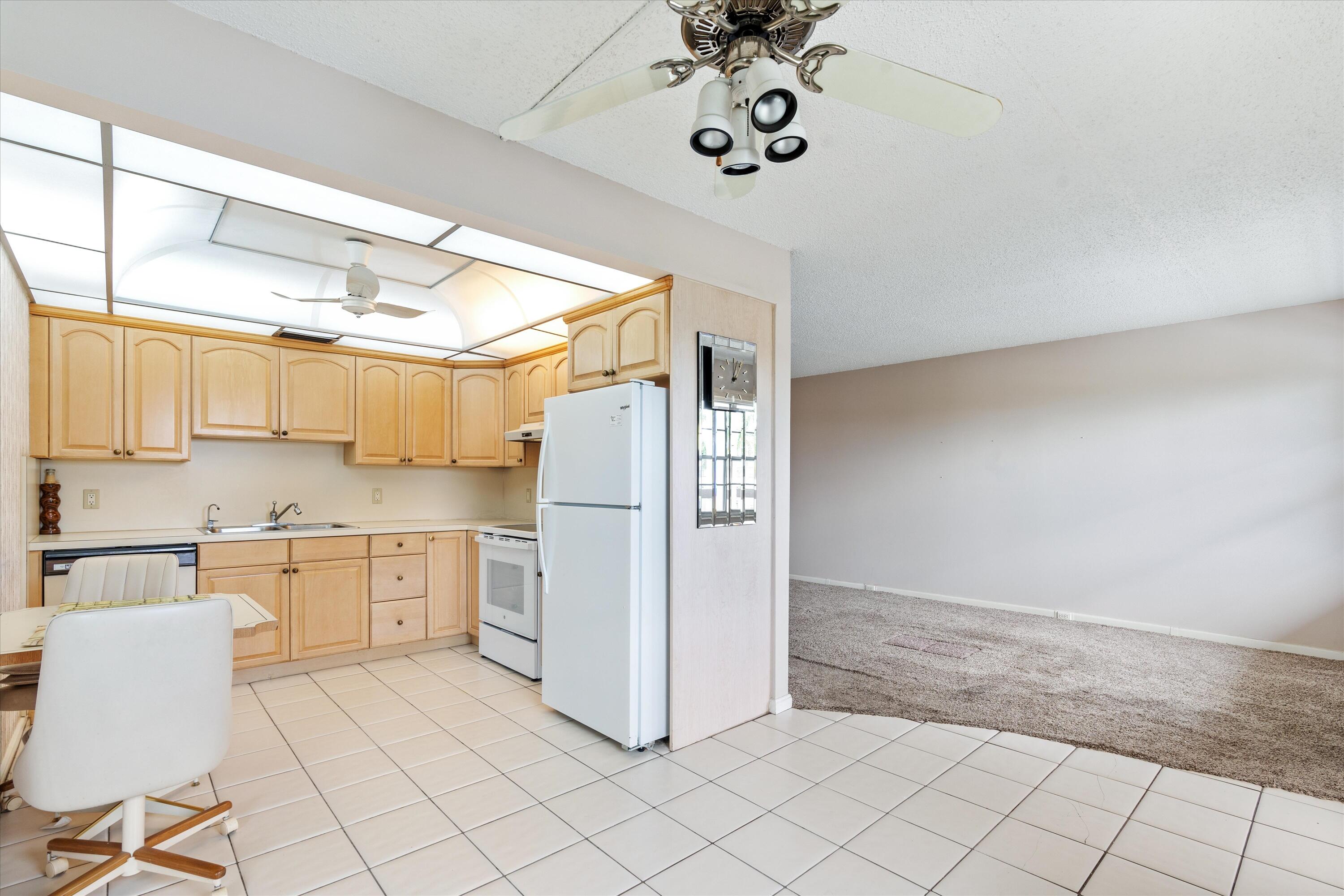 3007 Hythe A, Unit 3007 Boca Raton, FL 33434 - Photo 5 of 31 09-3007 Hythe A Unit A Boca Raton, FL-11