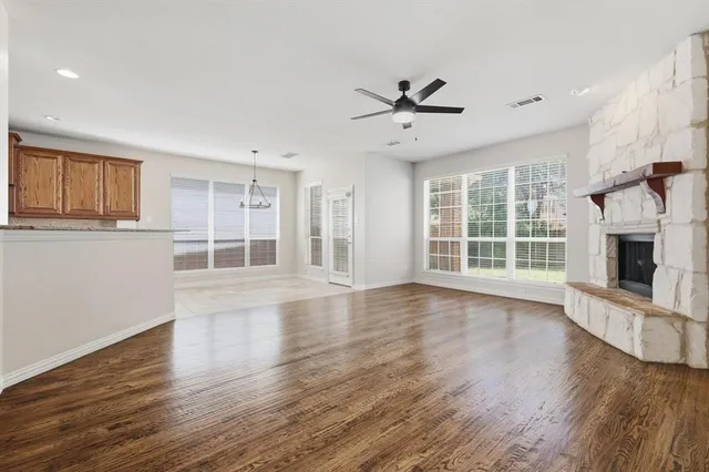 $3,450 | 1328 Burnett Road, Lantana, TX 76226