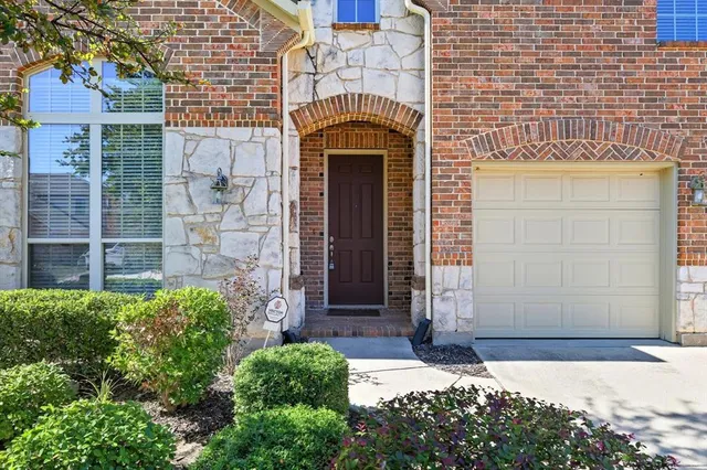 $3,450 | 1328 Burnett Road, Lantana, TX 76226