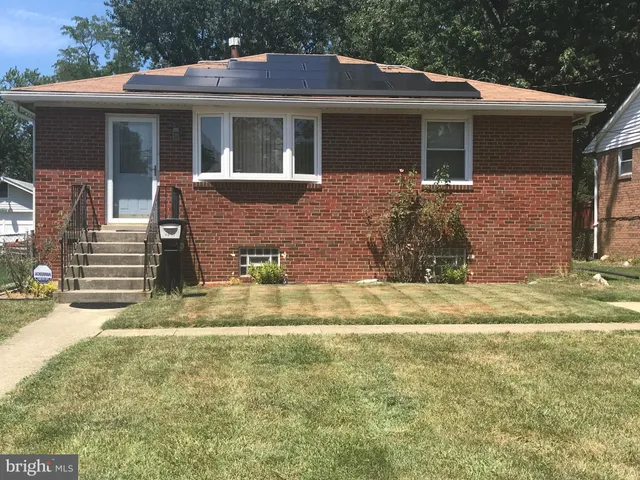$300,000 | 4632 Lacy Avenue, Suitland, MD 20746