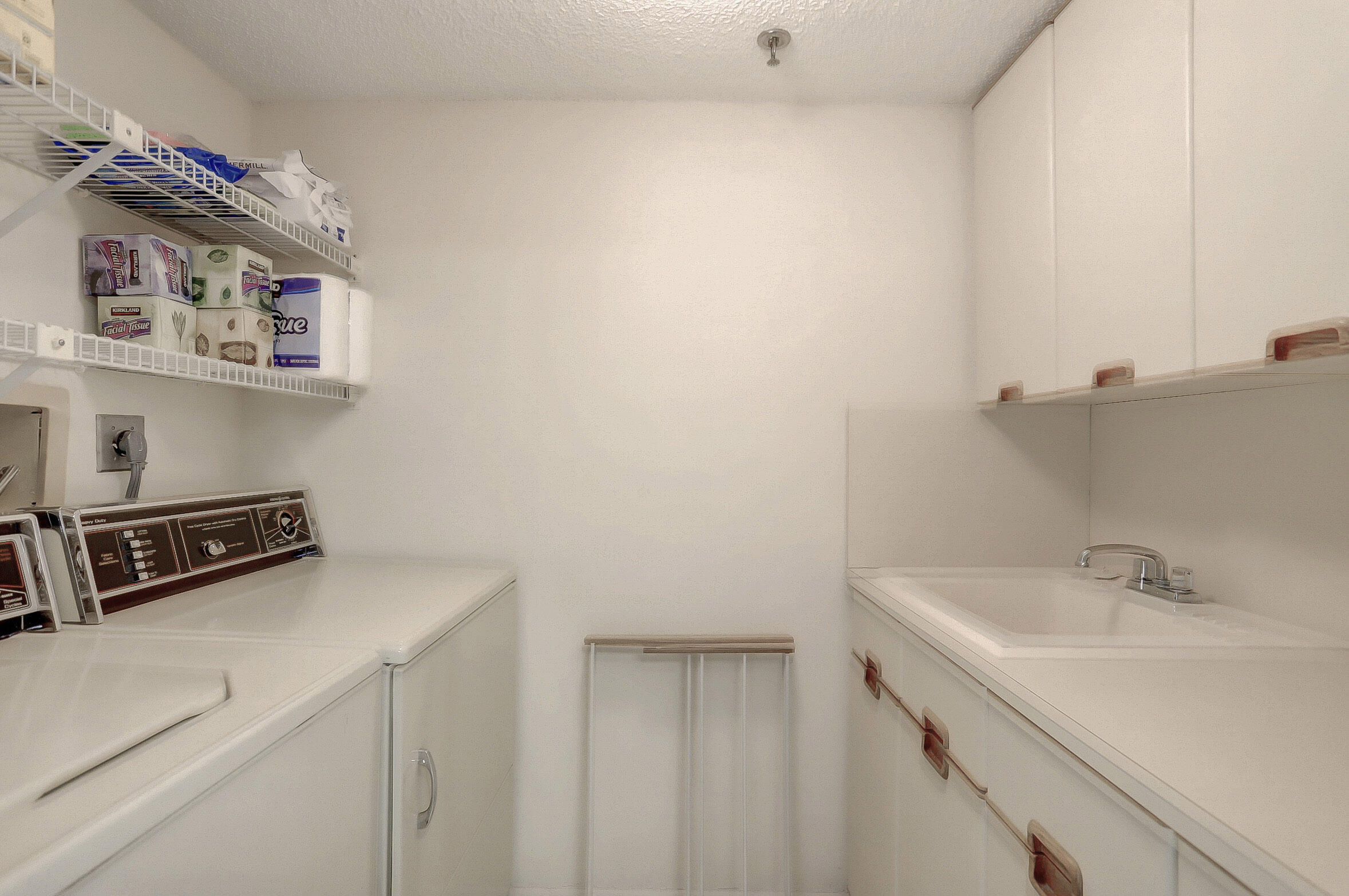 7233 Promenade Drive, Unit 601 Boca Raton, FL 33433 - Photo 16 of 35 laundry
