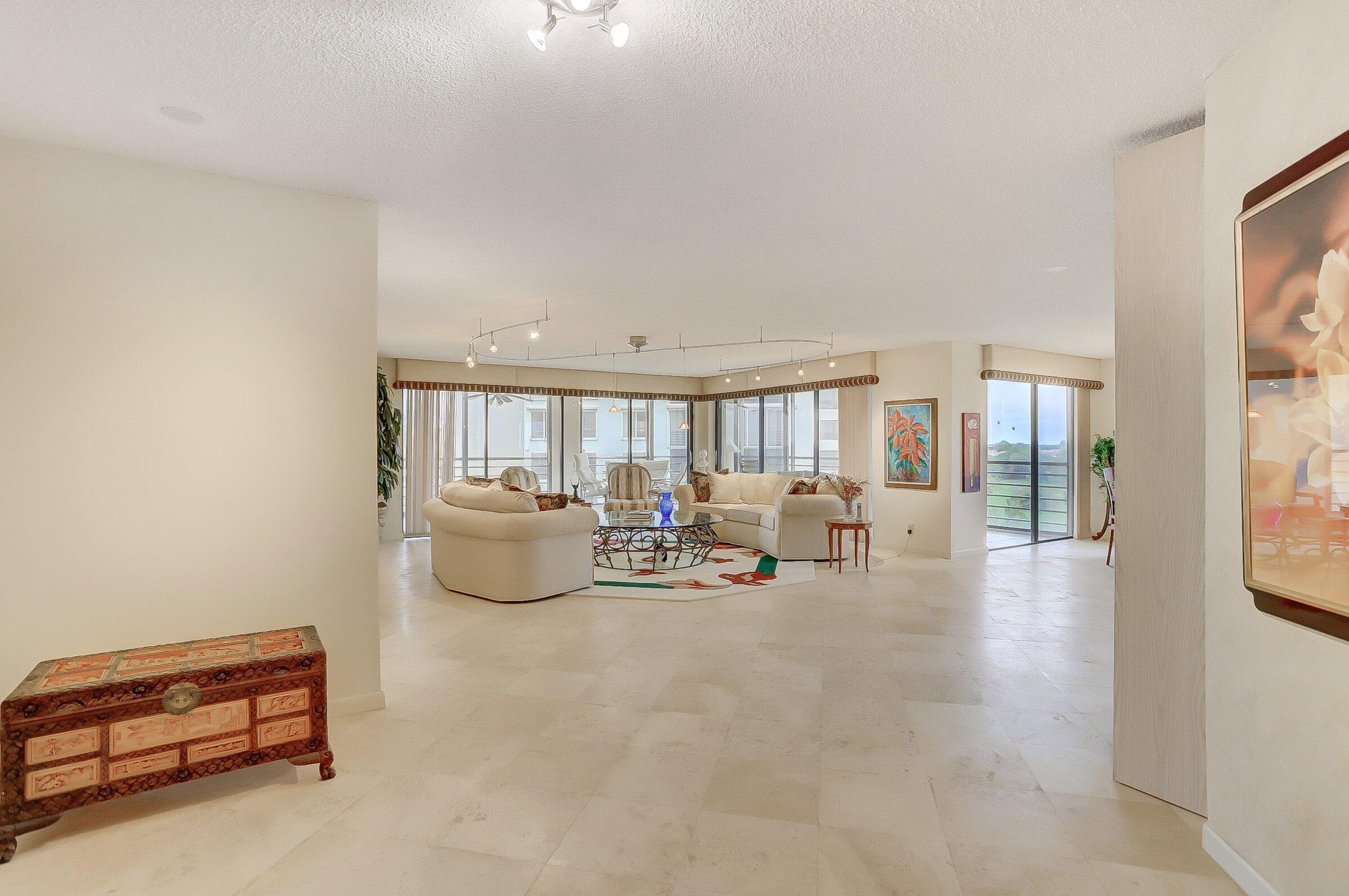 7233 Promenade Drive, Unit 601 Boca Raton, FL 33433 - Photo 5 of 35 living room