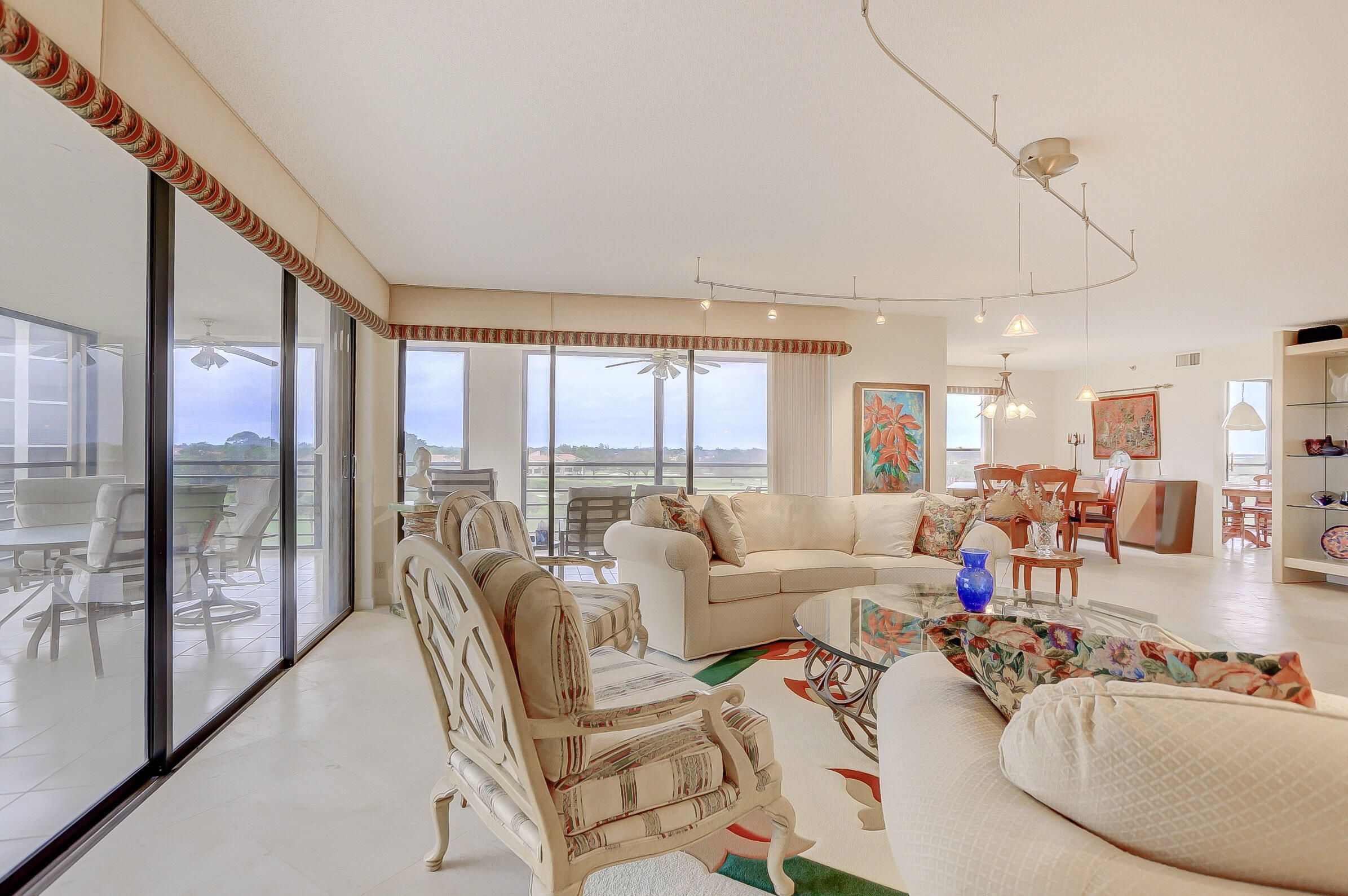 7233 Promenade Drive, Unit 601 Boca Raton, FL 33433 - Photo 9 of 35 living room