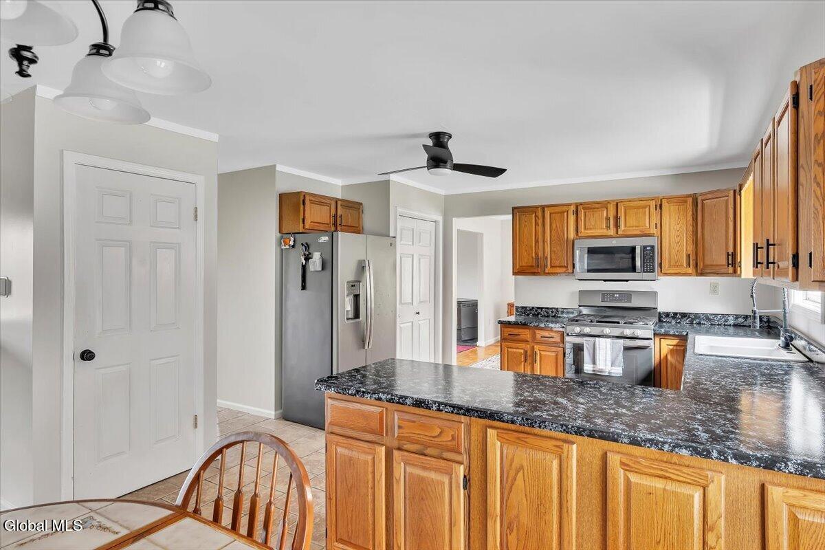 641 Knickerbocker Road Schaghticoke, NY 12154 - Photo 21 of 62 18-P1804951