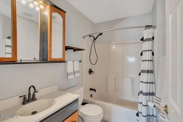 $465,000 | 641 Knickerbocker Road, Schaghticoke, NY 12154