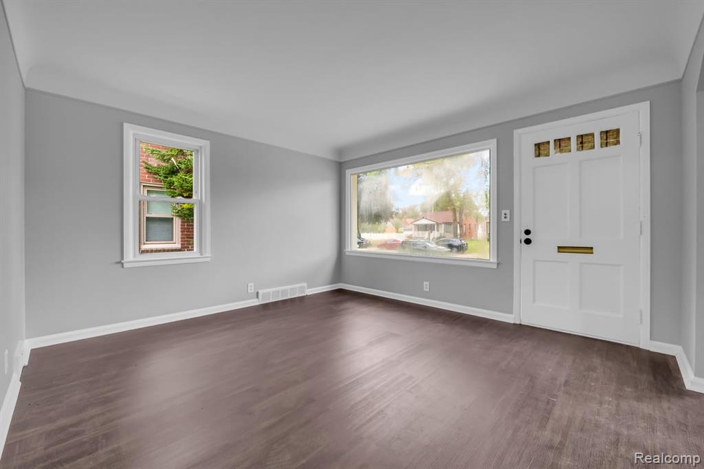 3752 Katherine Street Dearborn, MI 48124 - Photo 4 of 23