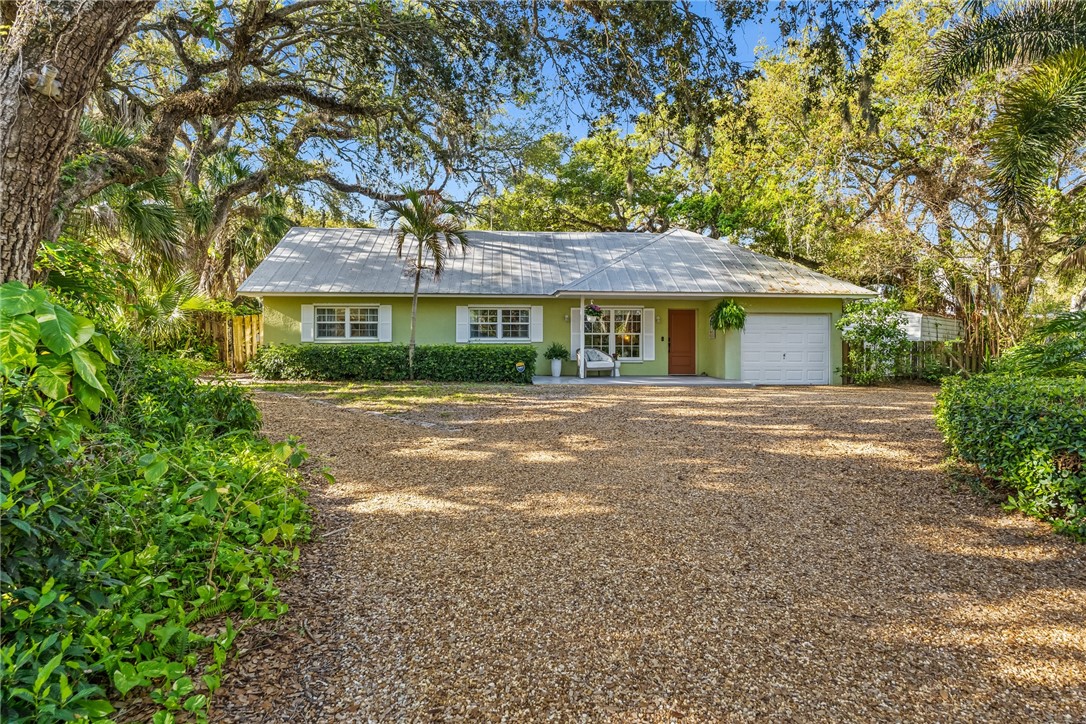 456 Holly Road Vero Beach, FL 32963 - Photo 1 of 25