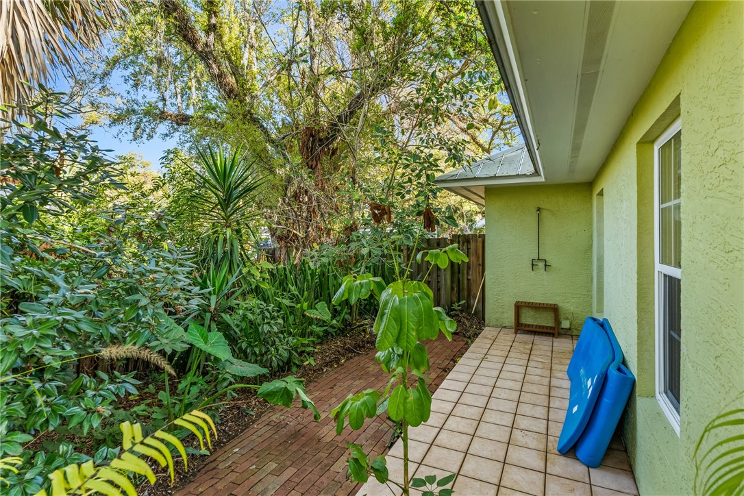 456 Holly Road Vero Beach, FL 32963 - Photo 18 of 25