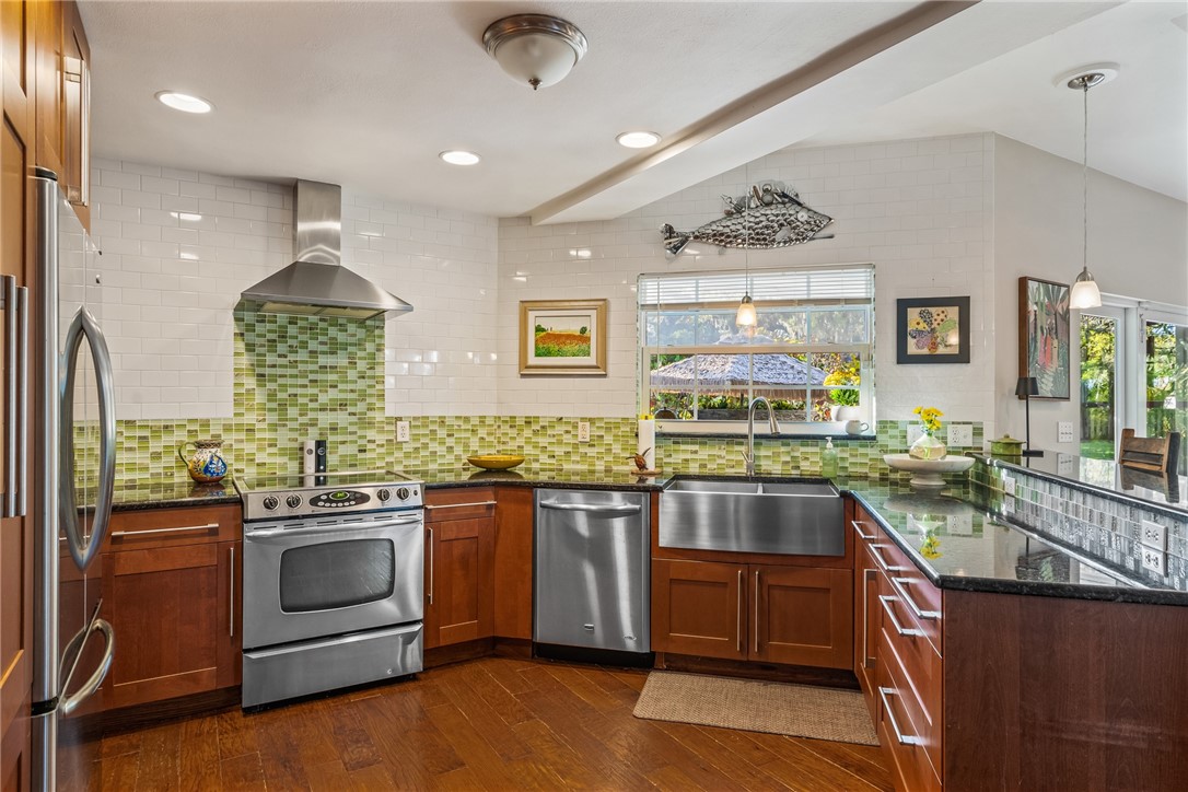 456 Holly Road Vero Beach, FL 32963 - Photo 9 of 25