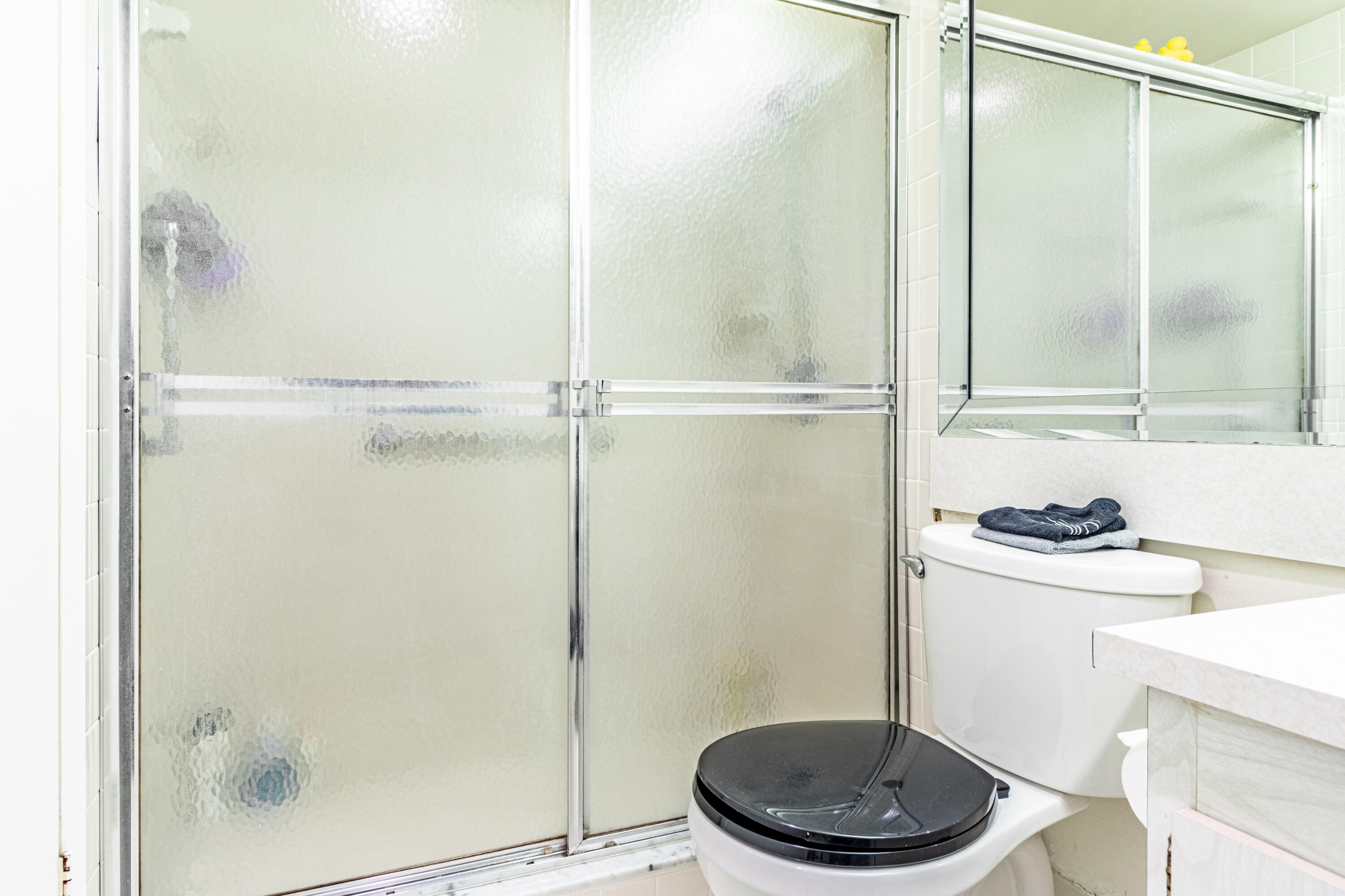 34 Suffolk Way Boca Raton, FL 33434 - Photo 15 of 19 Shower Stall
