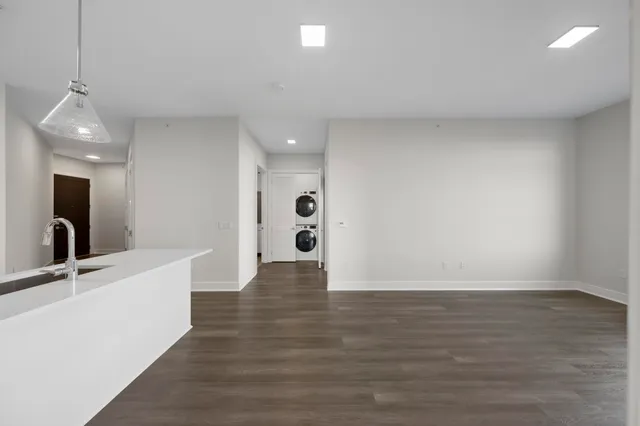 $3,900 | 121 34th Street, Unit 508, Union City, NJ 07087