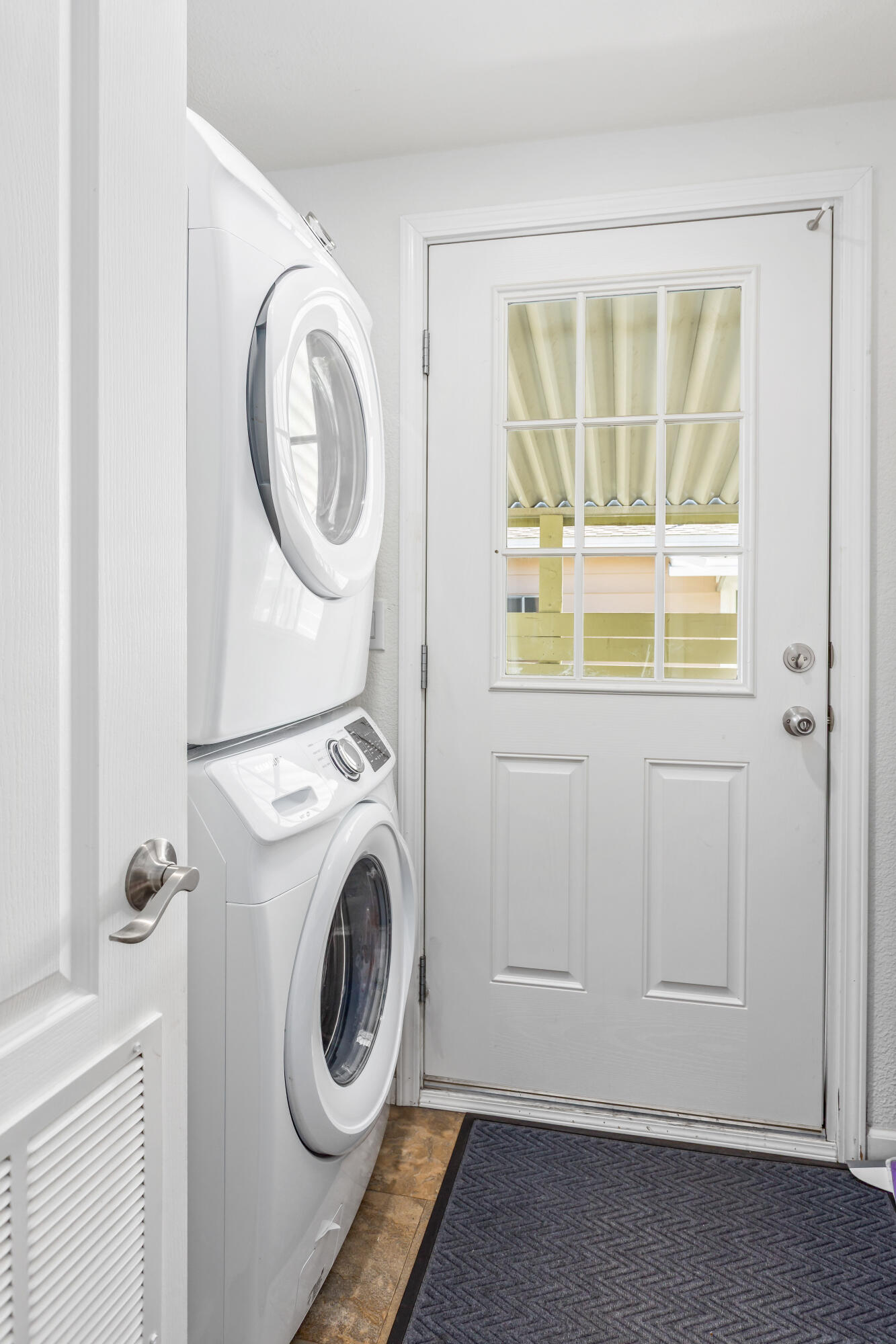 333 Old Mill Road, Unit SPC 66 Santa Barbara, CA 93110 - Photo 18 of 33 a utility room with dryer and washer
