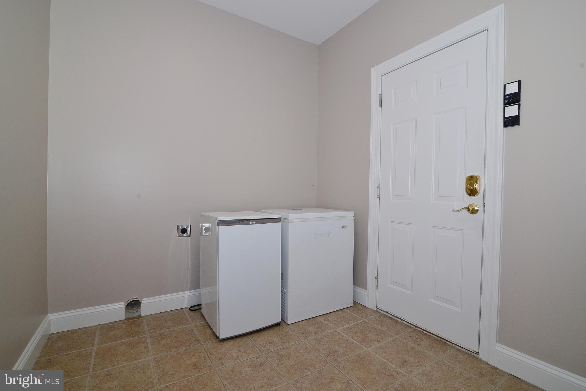 8134 Stacey Road Alexandria, VA 22308 - Photo 14 of 48 Mudroom Between Garage & Kitchen