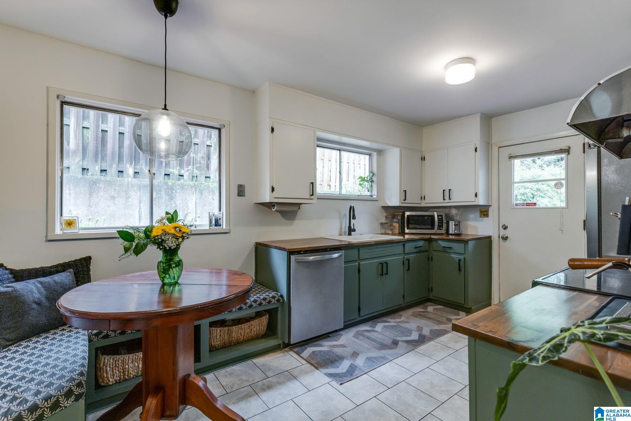 1082 Columbiana Road Birmingham, AL 35209 - Photo 11 of 32