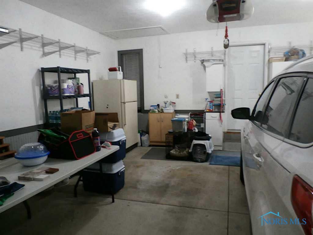 4048 Gilhouse Road Toledo, OH 43623 - Photo 15 of 16 Attached Garage.