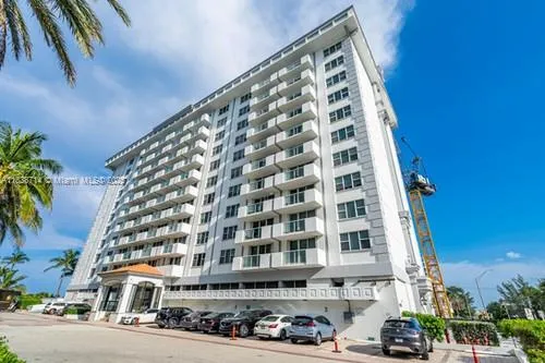 $3,000 | 9195 Collins Avenue, Unit 1006, Surfside, FL 33154