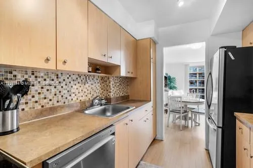 $3,000 | 9195 Collins Avenue, Unit 1006, Surfside, FL 33154