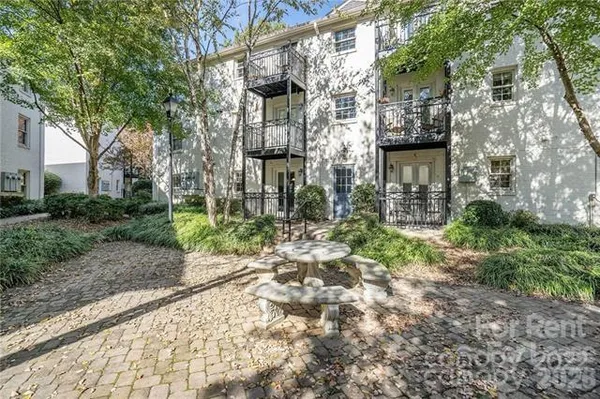 $1,675 | 4917 Park Road, Unit B, Charlotte, NC 28209