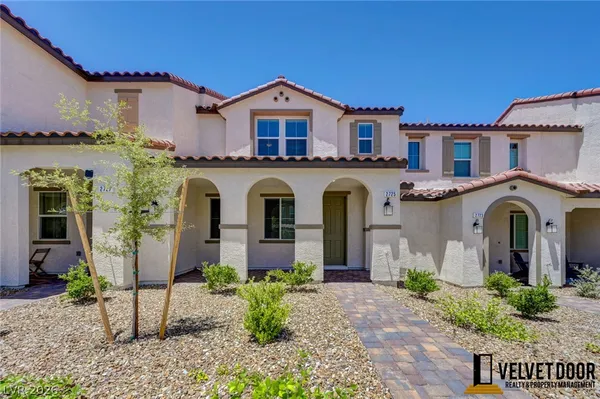$2,120 | 2725 Luzzi Walk, Henderson, NV 89044