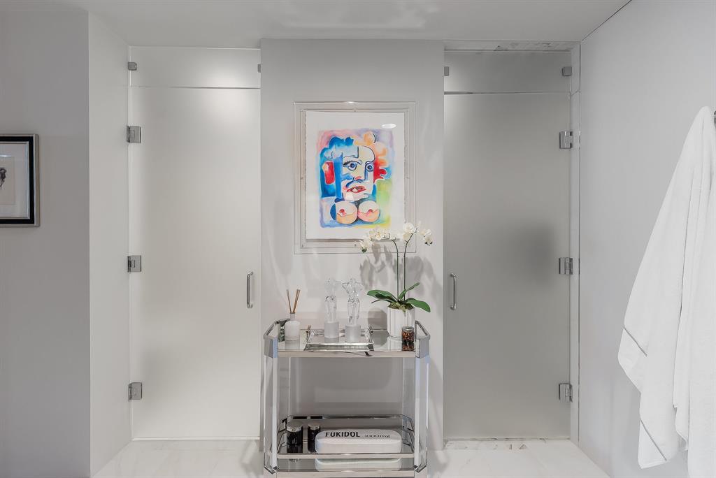 1717 Arts Plaza, Unit 1915 Dallas, TX 75201 - Photo 22 of 31 a room with wall paintings and a window