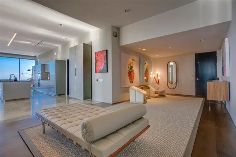 $2,750,000 | 1717 Arts Plaza, Unit 1915, Dallas, TX 75201