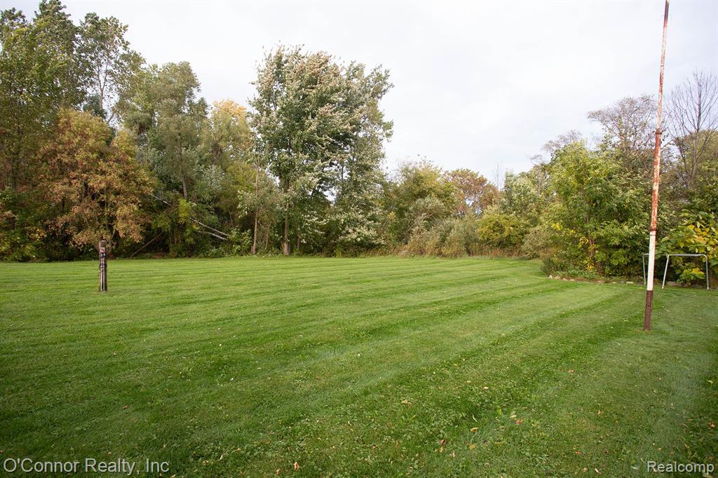7995 Lakeshore Road Lexington, MI 48450 - Photo 35 of 37