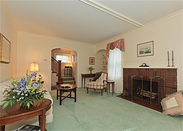62 Emerson Road Watertown, MA 02472 - Photo 5 of 20 Gallery Image 5