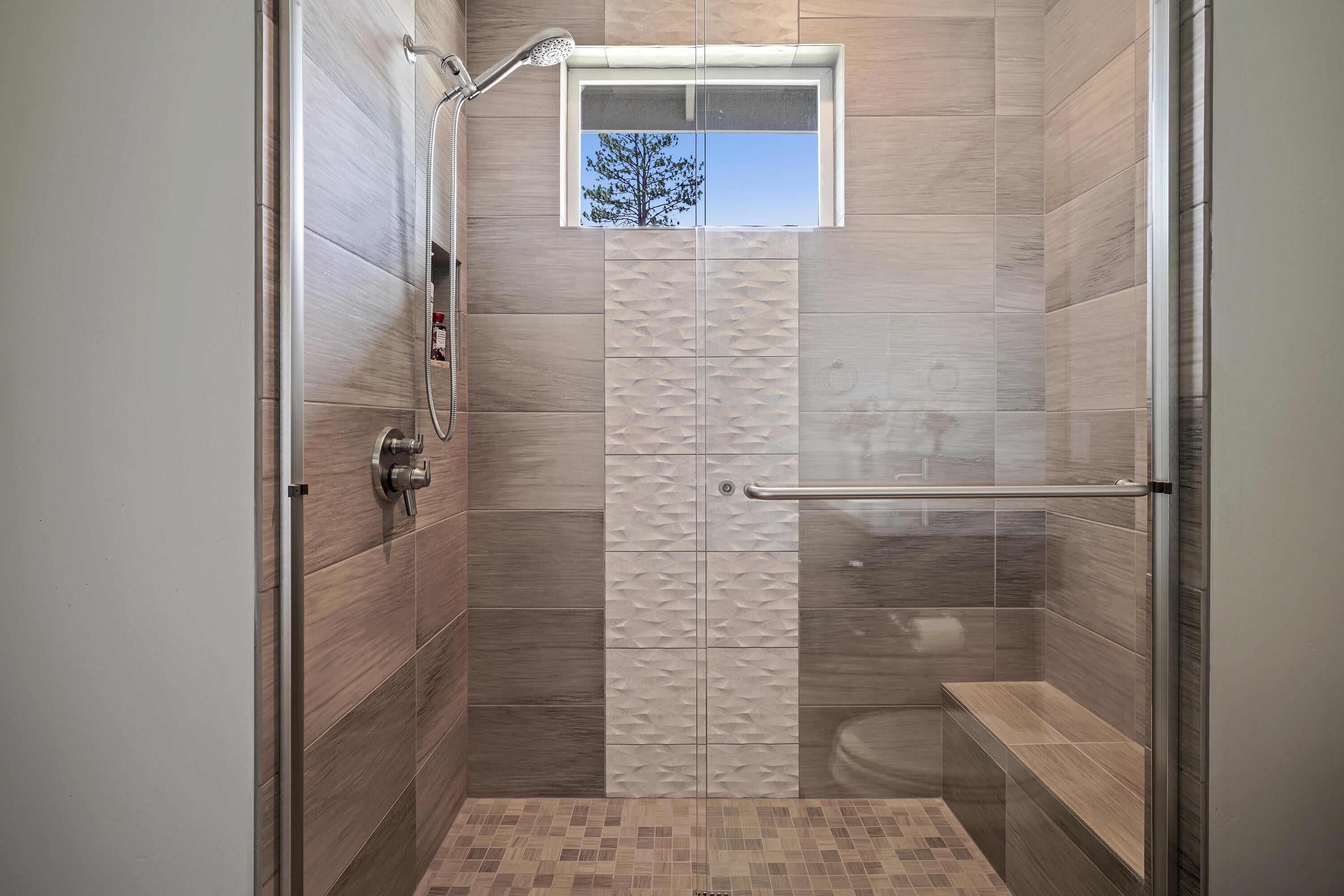 60890 Southwest Headwaters Loop Bend, OR 97702 - Photo 38 of 62 ADU bathroom