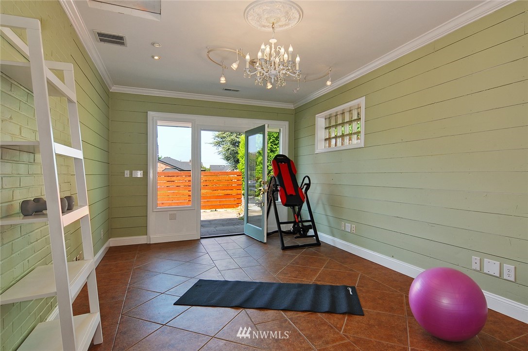 915 Rucker Avenue Everett, WA 98201 - Photo 17 of 25 Gallery Image 17
