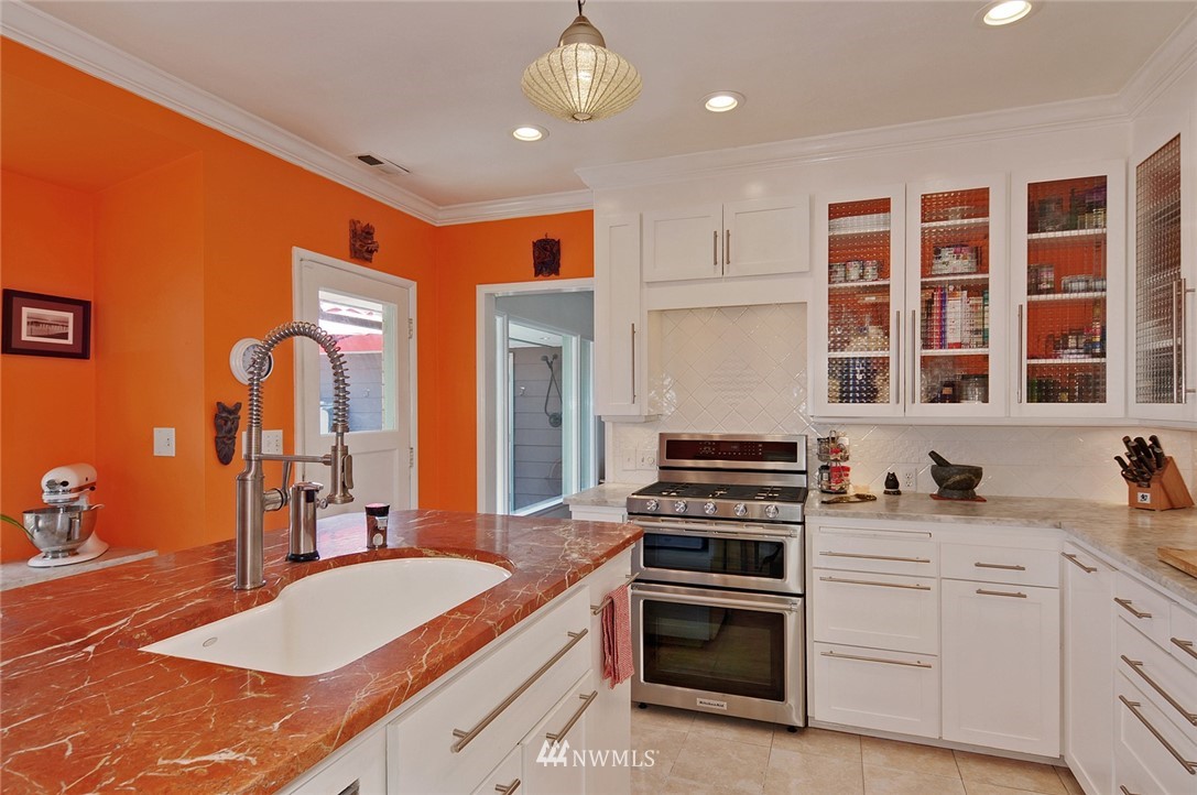915 Rucker Avenue Everett, WA 98201 - Photo 8 of 25 Gallery Image 8