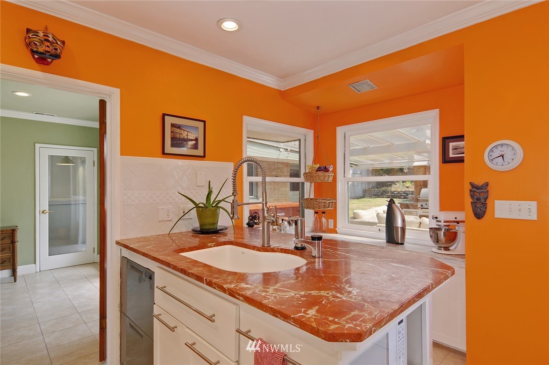915 Rucker Avenue Everett, WA 98201 - Photo 9 of 25 Gallery Image 9