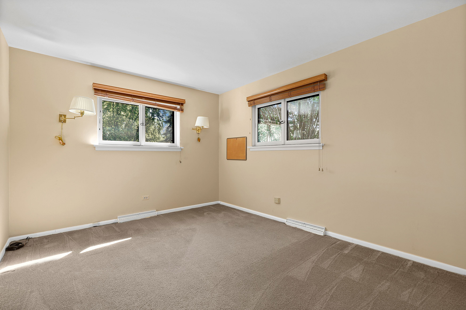 808 Burning Tree Lane Naperville, IL 60563 - Photo 22 of 34 an empty room with windows