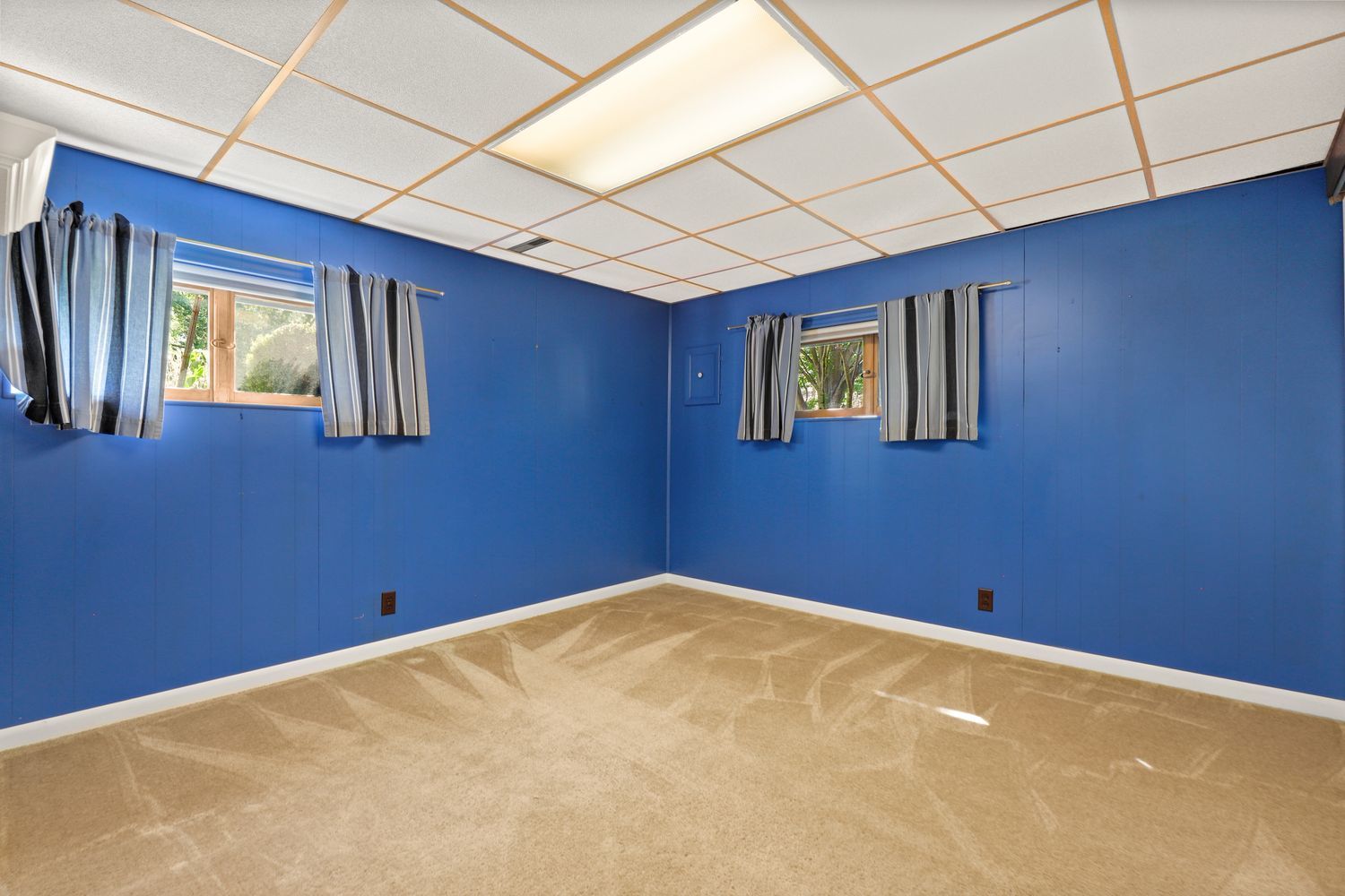 808 Burning Tree Lane Naperville, IL 60563 - Photo 26 of 34 a view of empty room with windows