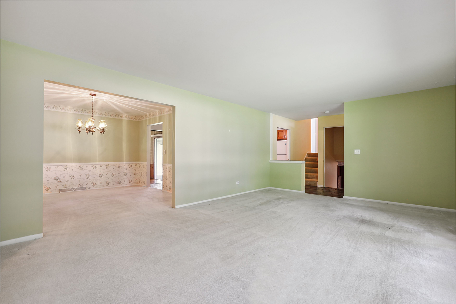 808 Burning Tree Lane Naperville, IL 60563 - Photo 5 of 34 an empty room with window