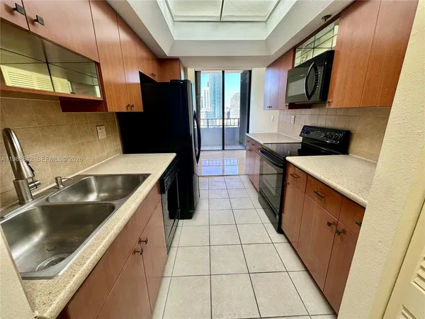$4,950 | 520 Brickell Key Drive, Unit A2015, Miami, FL 33131