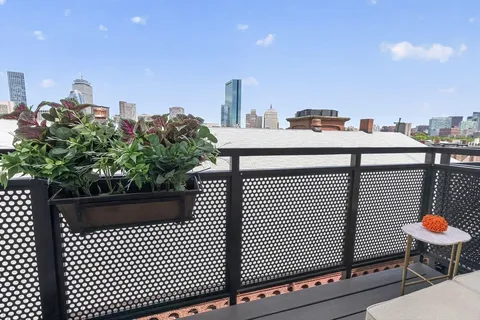 $1,300,000 | 1395 Washington Street, Unit PH605, Boston, MA 02118