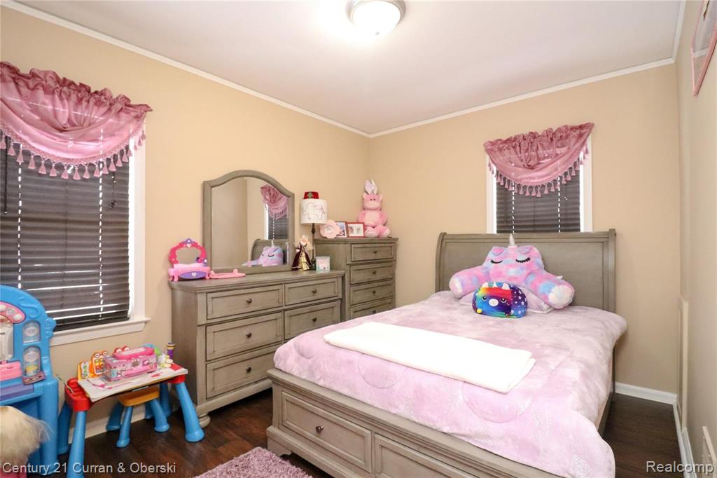 6033 Horger Street Dearborn, MI 48126 - Photo 9 of 30