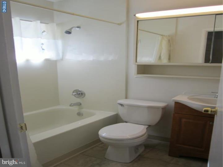 43 Idolstone Road Levittown, PA 19057 - Photo 18 of 25 Bathroom