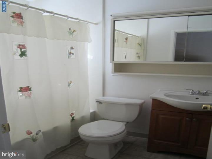 43 Idolstone Road Levittown, PA 19057 - Photo 5 of 25 Bathroom