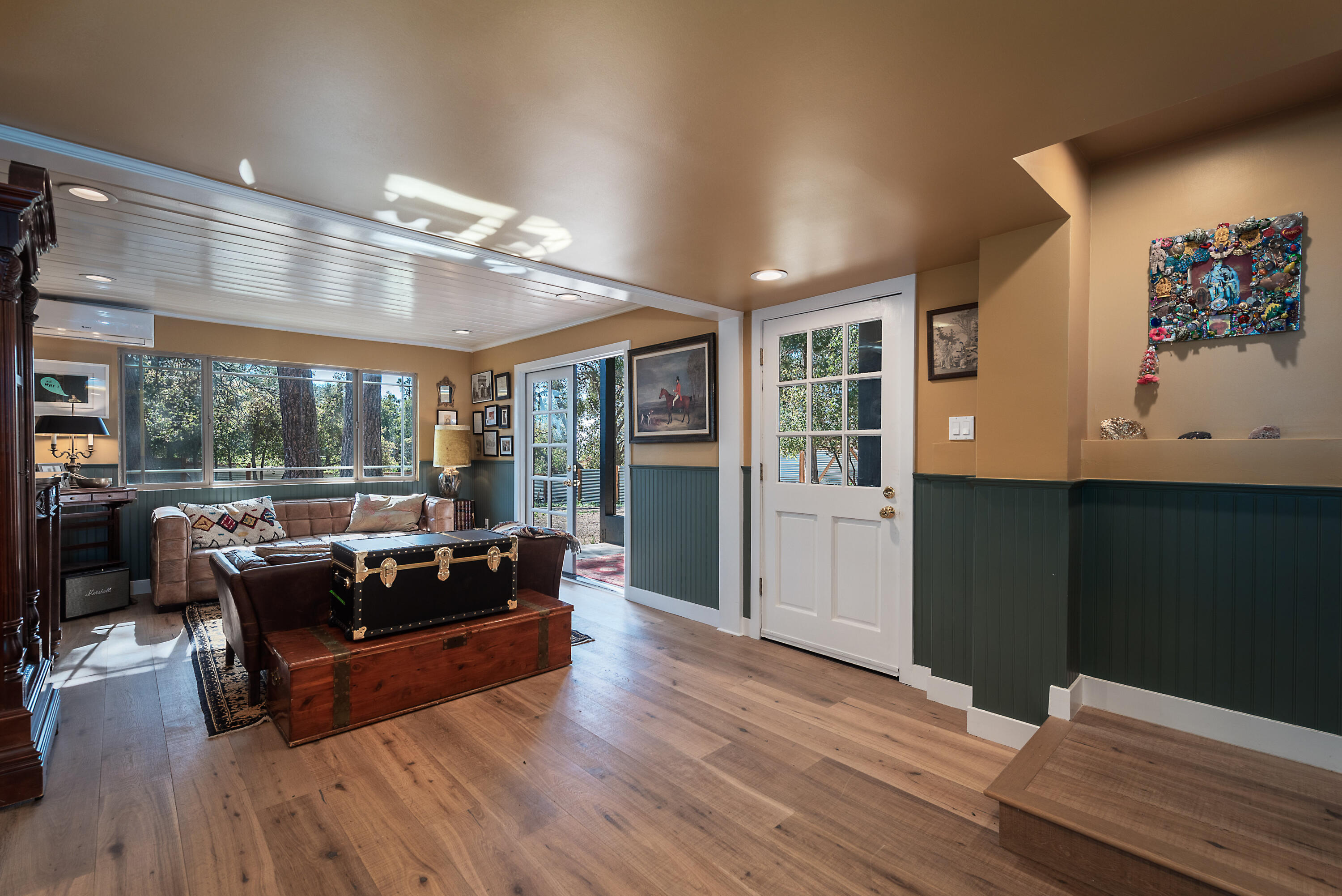 52421 Double View Drive Idyllwild, CA 92549 - Photo 36 of 73 a living room with furniture and wooden floor
