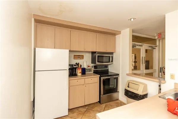 $327,800 | 2621 Cove Cay Drive, Unit 1003, Clearwater, FL 33760