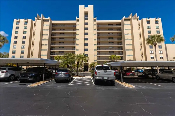 $327,800 | 2621 Cove Cay Drive, Unit 1003, Clearwater, FL 33760