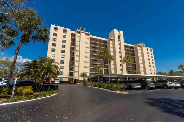 $327,800 | 2621 Cove Cay Drive, Unit 1003, Clearwater, FL 33760
